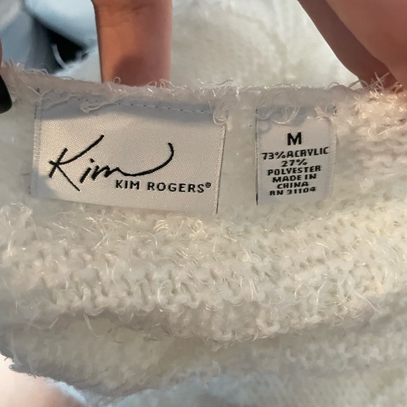 Fuzzy white sweater L - Picture 2 of 6